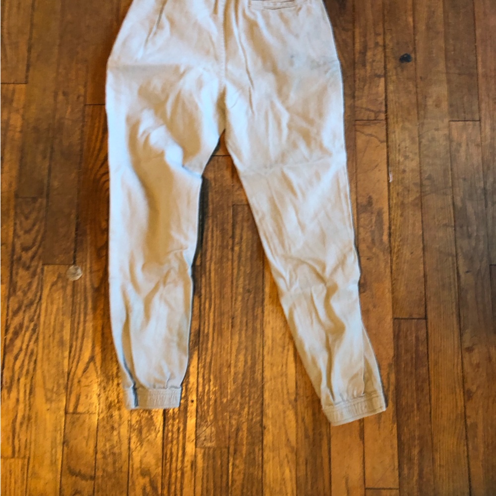 Tan pants - Picture 2 of 3
